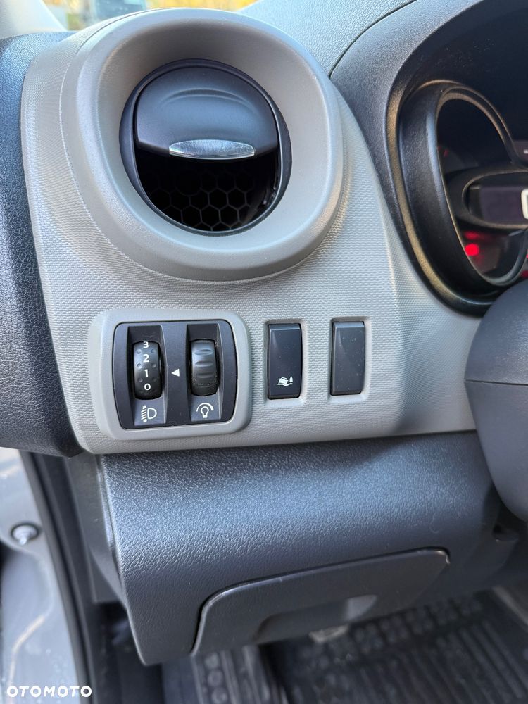 Renault Trafic Furgon Brygadowy Long L2H1 6 osób - 32