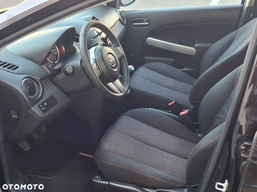 Mazda 2 - 15