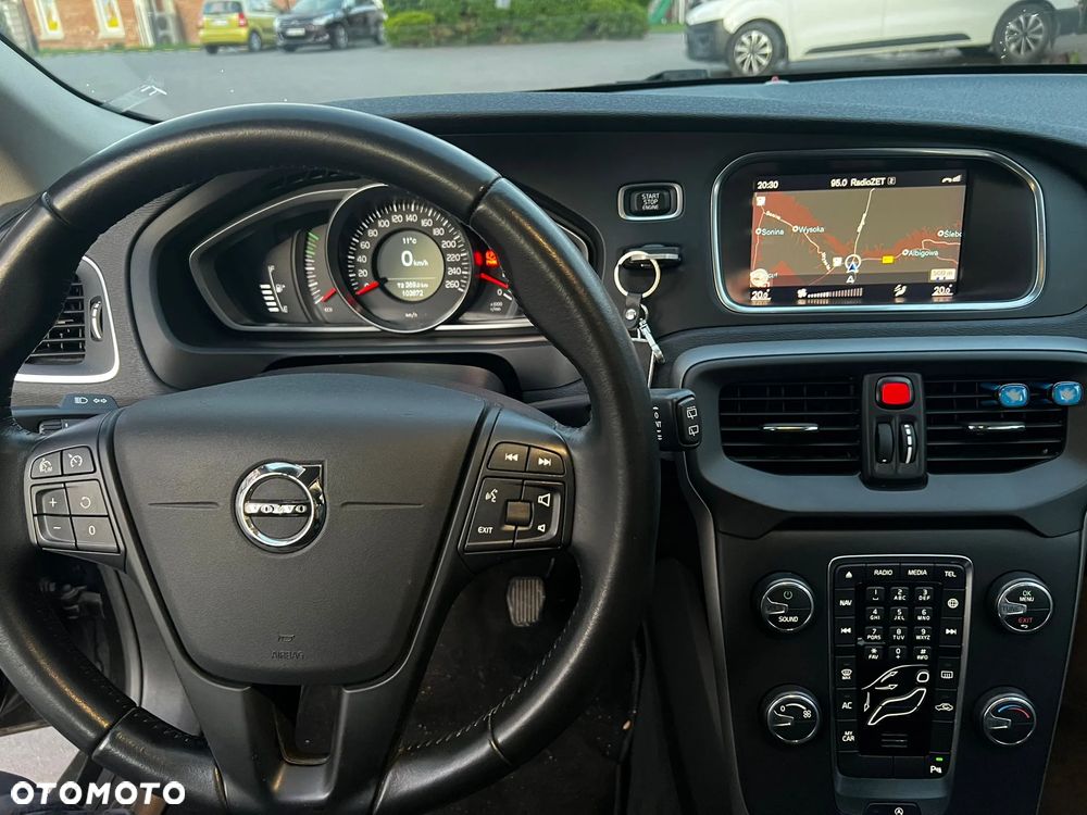 Volvo V40 D2 Drive-E Momentum - 10