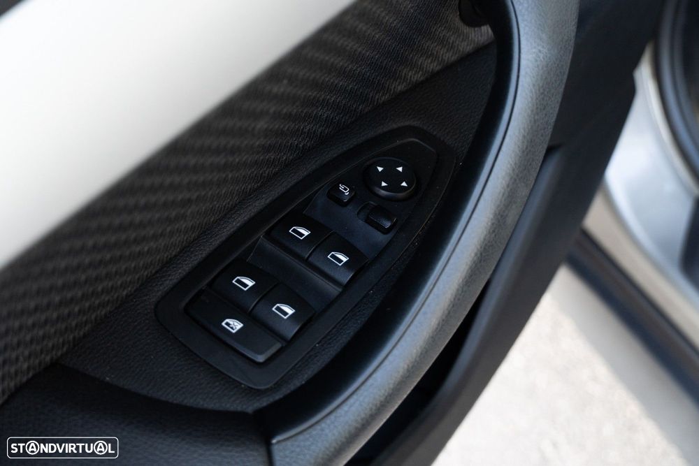 BMW X1 18 d sDrive Auto - 42