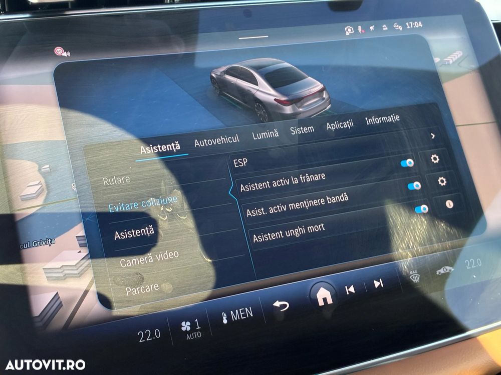 Mercedes-Benz E 300 4MATIC PHEV - 16