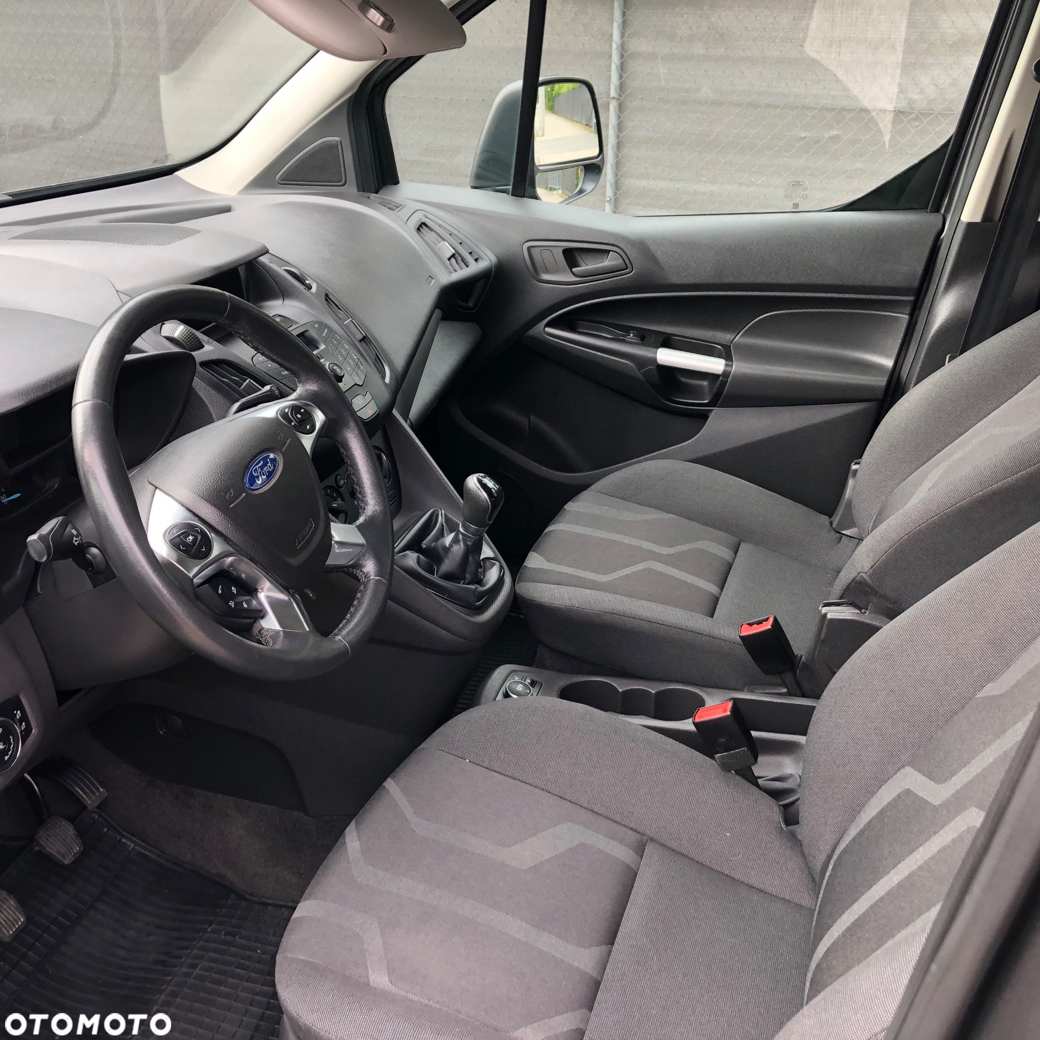 Ford Tourneo Connect - 12