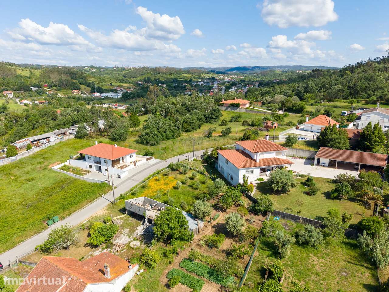 Excelente Terreno com Projecto Habitacional em Desenvolvimento - Grande imagem: 2/17