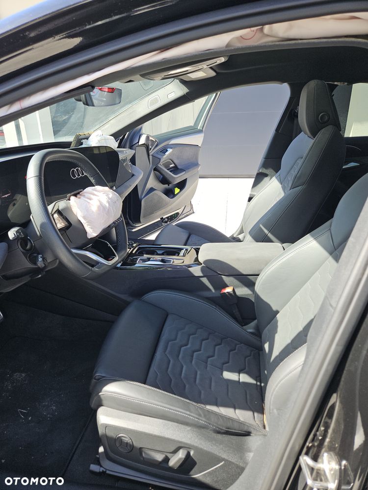 Audi A6 Avant e-tron - 12