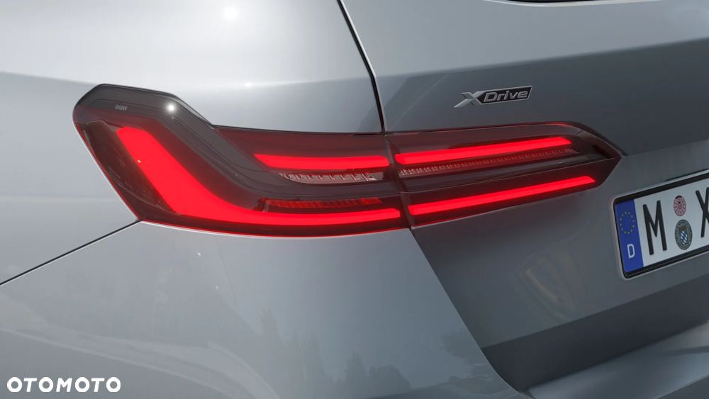 BMW Seria 5 550e xDrive PHEV M Sport - 9