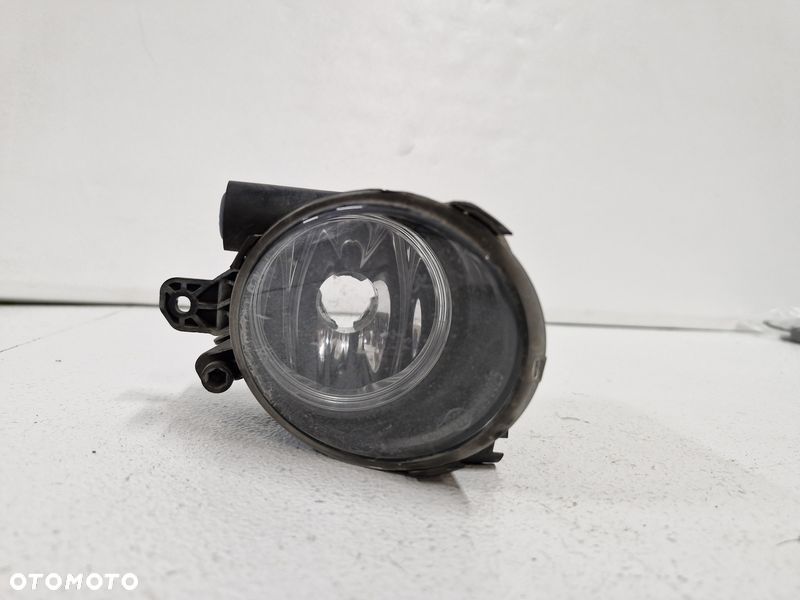VOLVO XC70 2 II HALOGEN PRAWY PRZÓD LAMPA PRZECIWMGIELNA PRAWA PRZEDNIA 31214476 - 1
