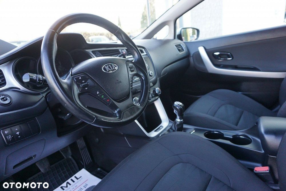 Kia Ceed - 9