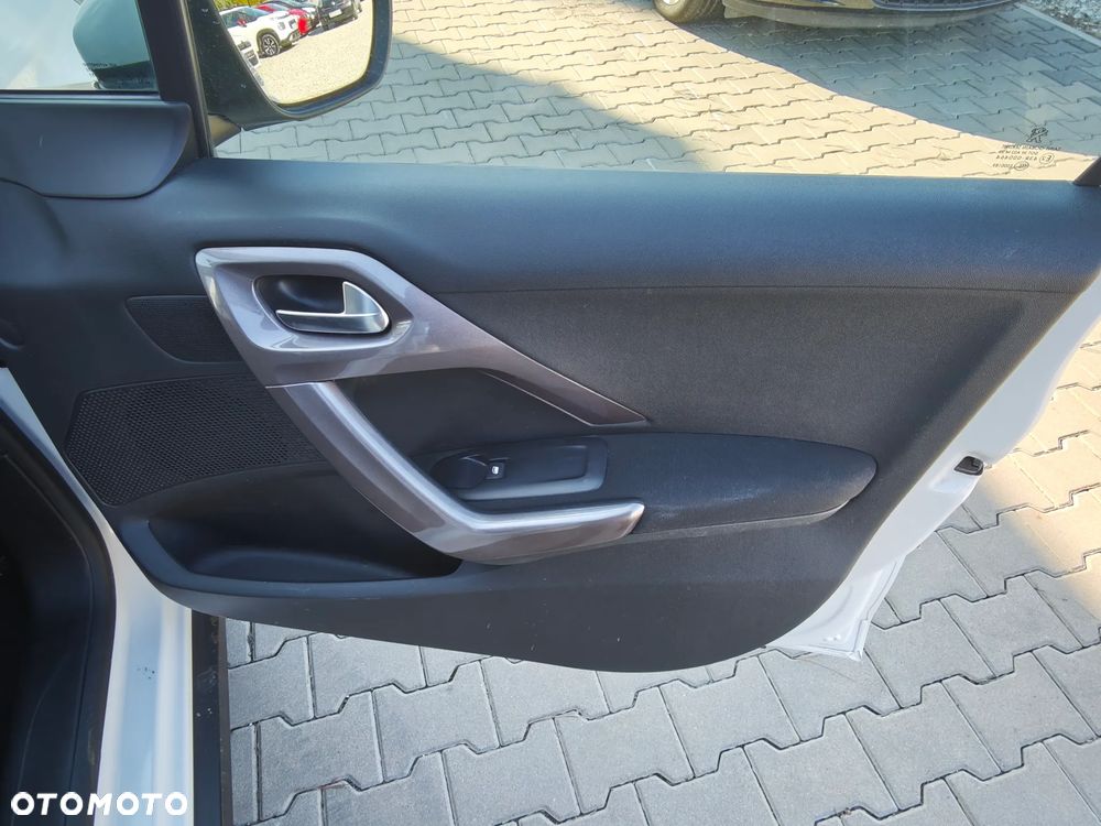 Peugeot 2008 120 VTI Active - 24