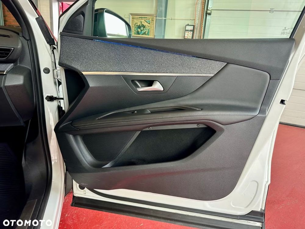 Peugeot 3008 1.6 PureTech GPF GT Line S&S EAT8 - 23