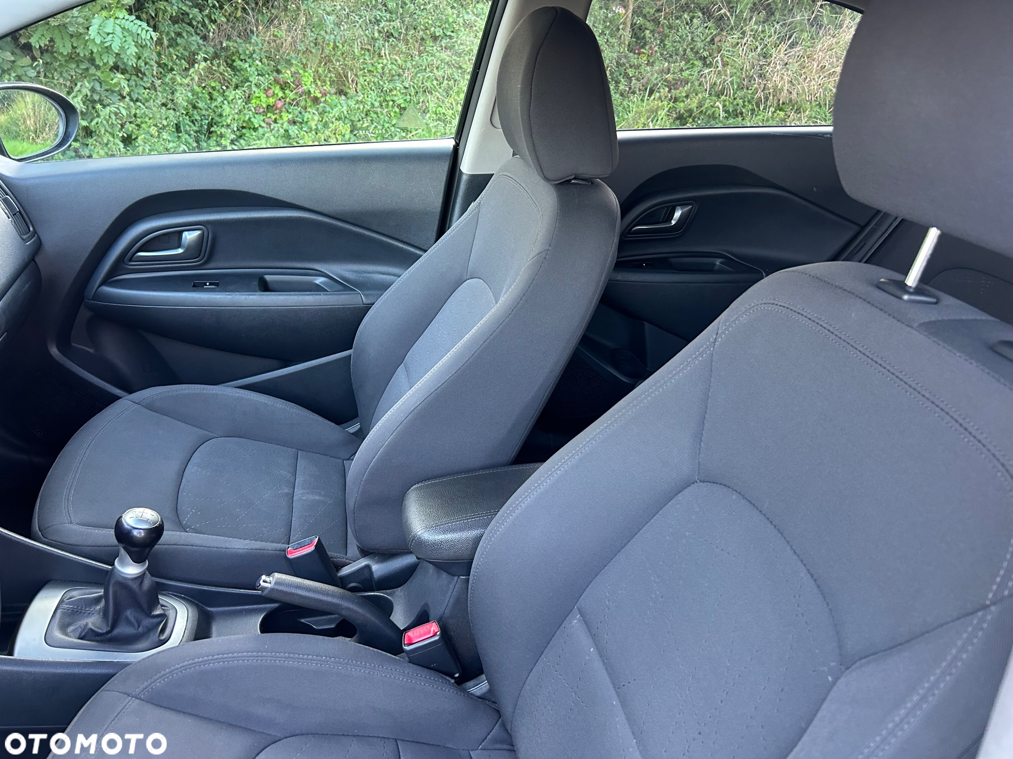 Kia Rio - 11