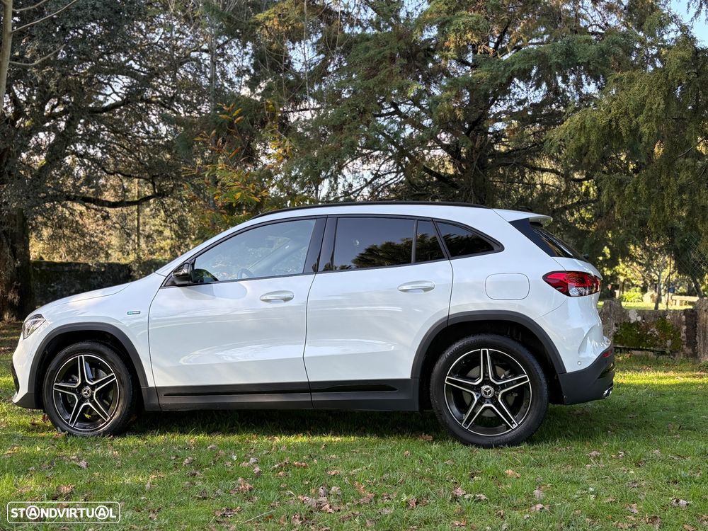 Mercedes-Benz GLA 250 e 8G-DCT AMG Line - 12