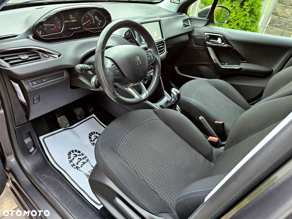Peugeot 208 1.2 VTi Style - 28