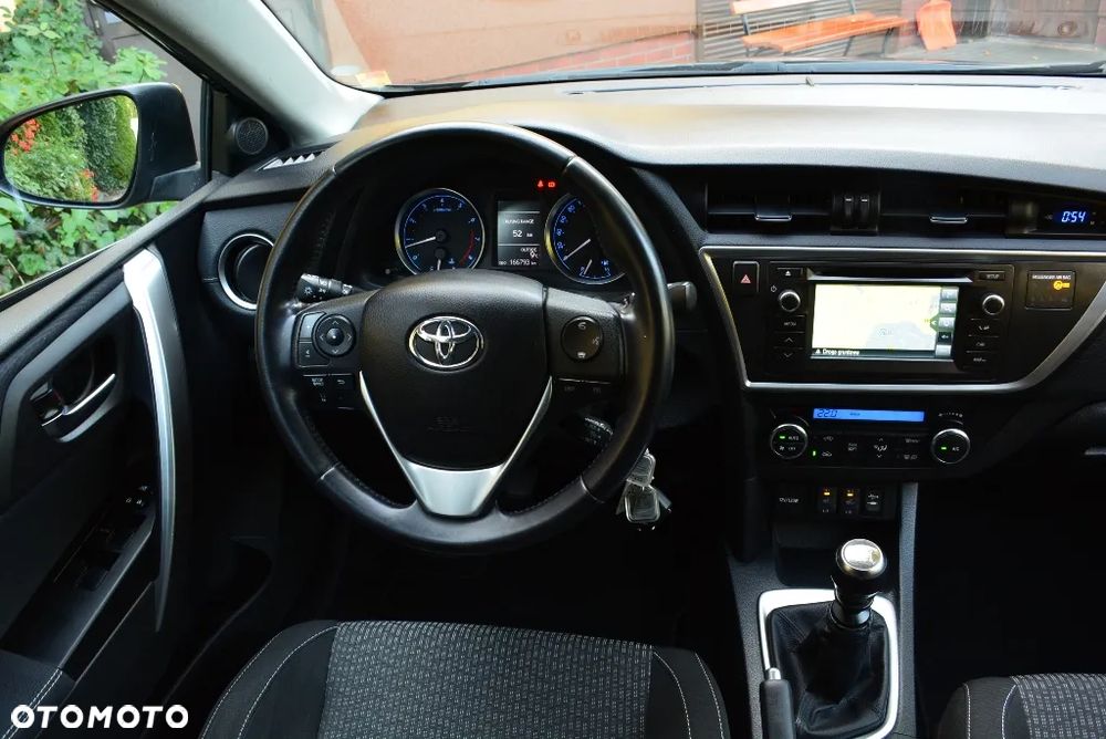 Toyota Auris 1.6 Premium Comfort - 24