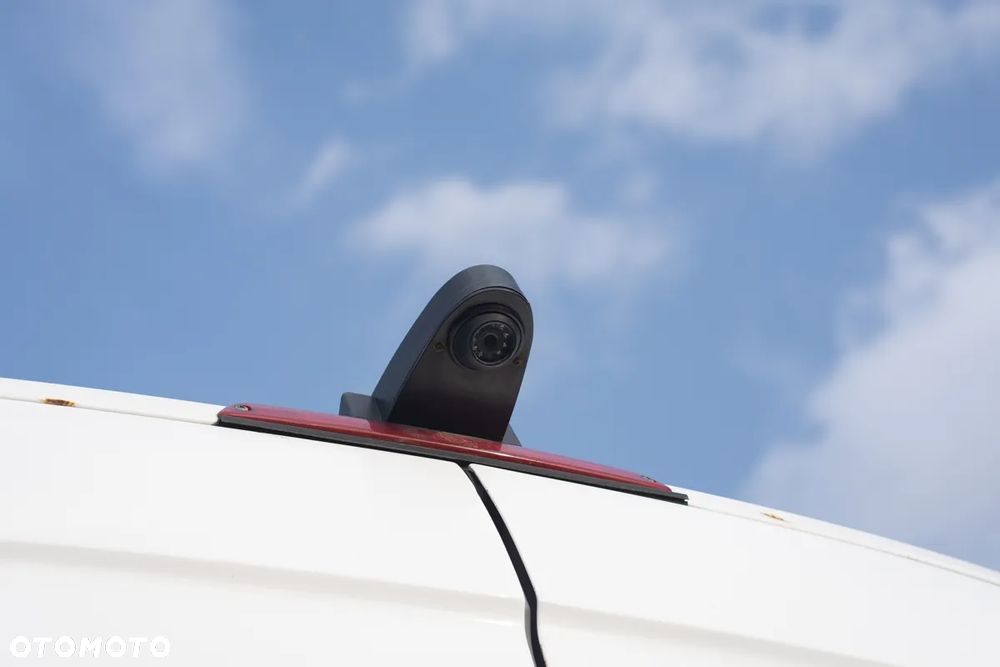 Mercedes-Benz Sprinter - 11