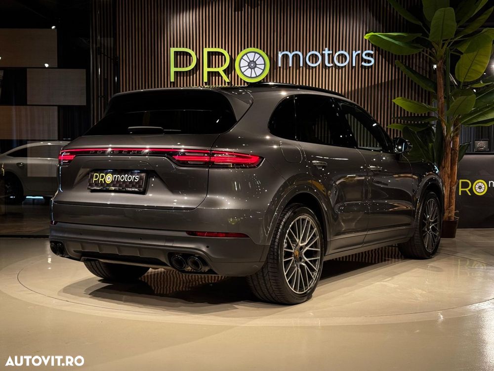 Porsche Cayenne Standard - 4
