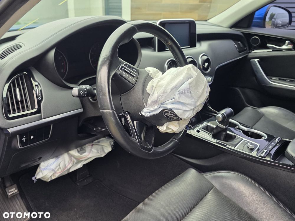 Kia Stinger 2.0 T-GDI GT Line - 14