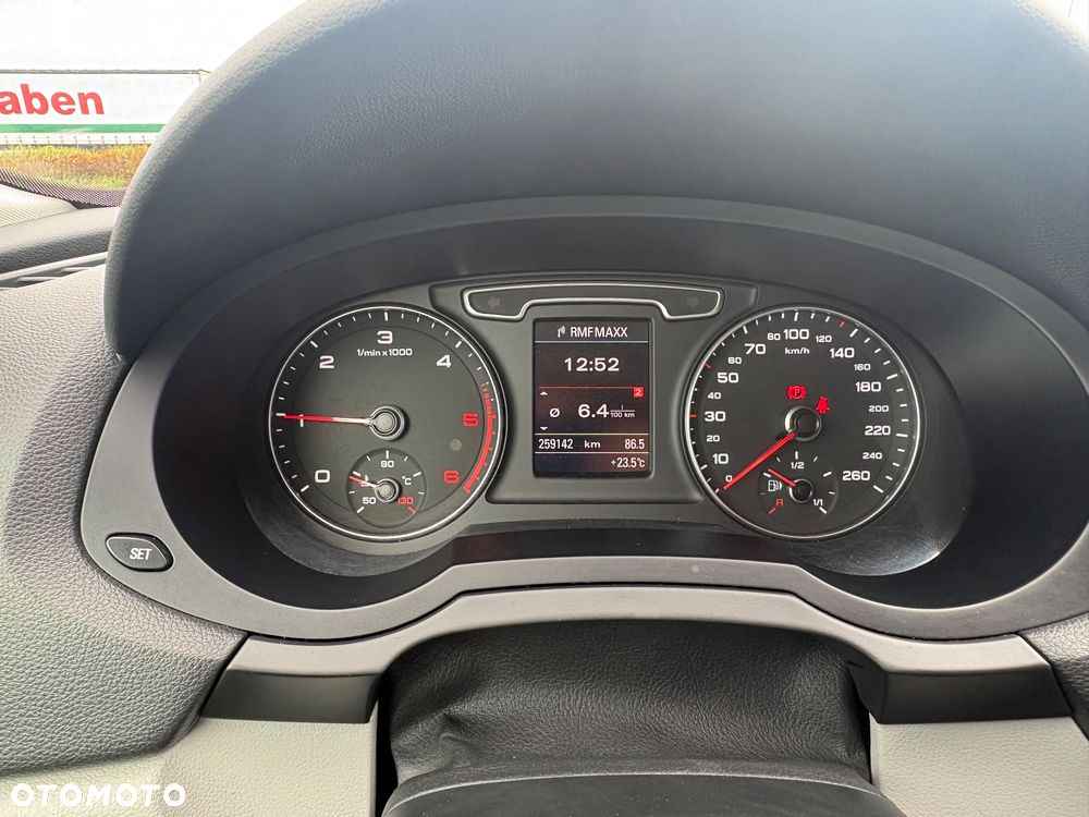 Audi Q3 2.0 TDI - 8
