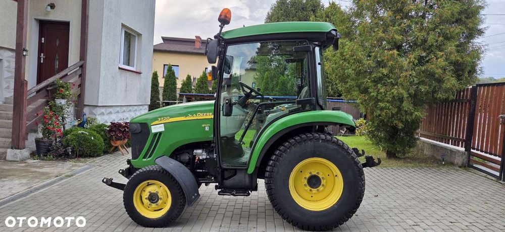 John Deere 3720 - 8
