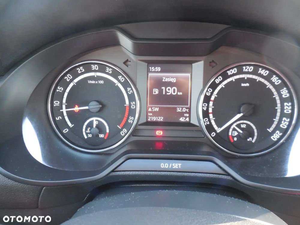 Skoda Octavia 2.0 TDI (Green tec) RS - 25