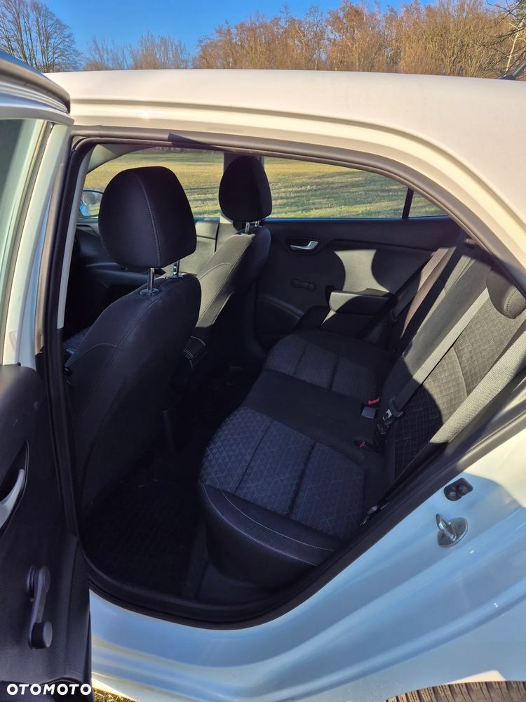 Kia Rio 1.2 M - 7