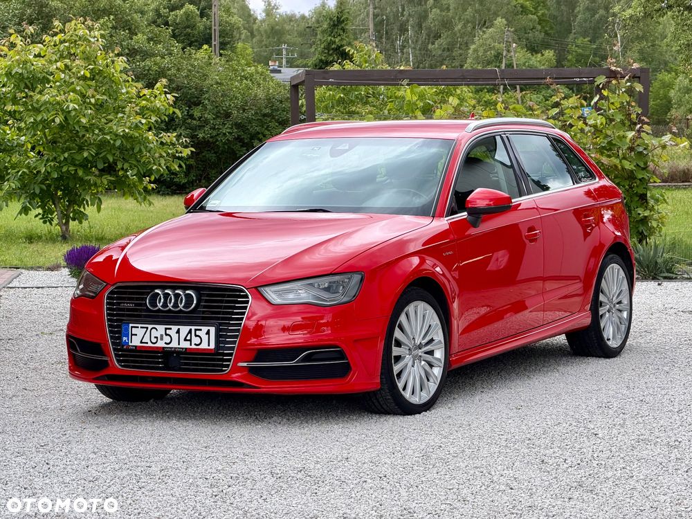 Audi A3 Sportback 1.4 TFSI E-tron Ambiente e-S tronic - 4