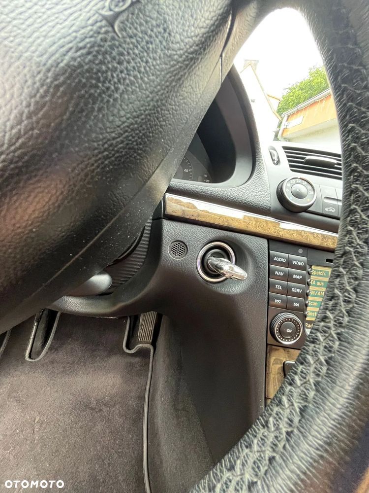 Mercedes-Benz Klasa E - 19