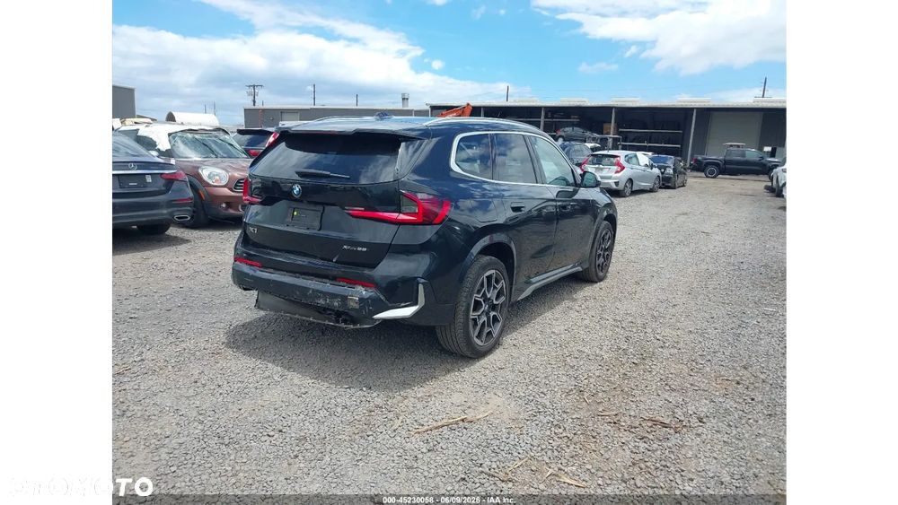 BMW X1 - 11