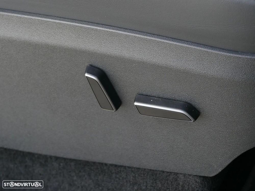 Tesla Model Y Performance Tração Integral - 31