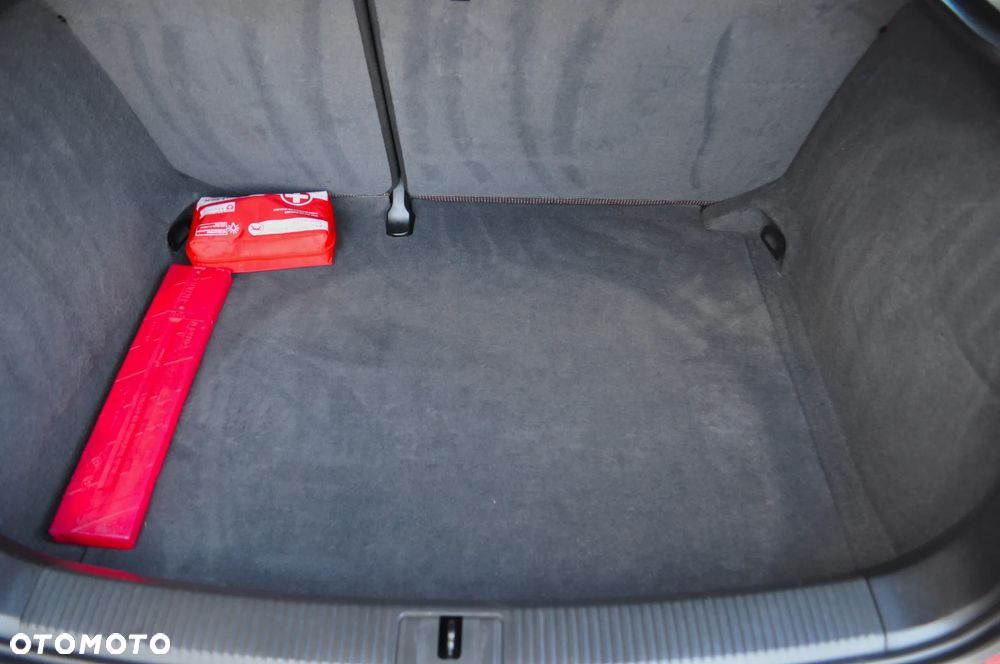 Audi A3 3-drzwiowe 2.0 FSI Attraction - 10