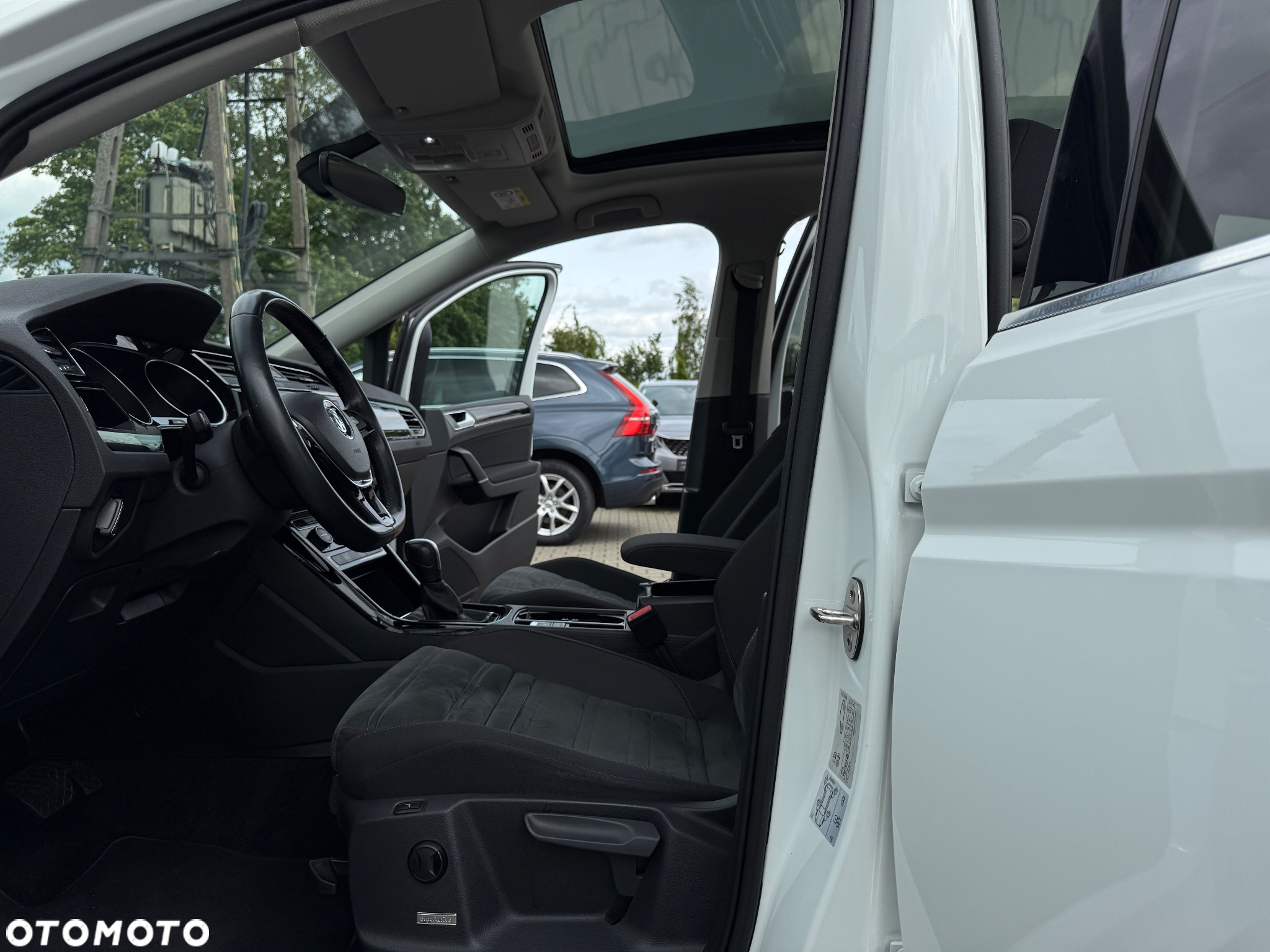 Volkswagen Touran 2.0 TDI BMT Comfortline DSG - 19