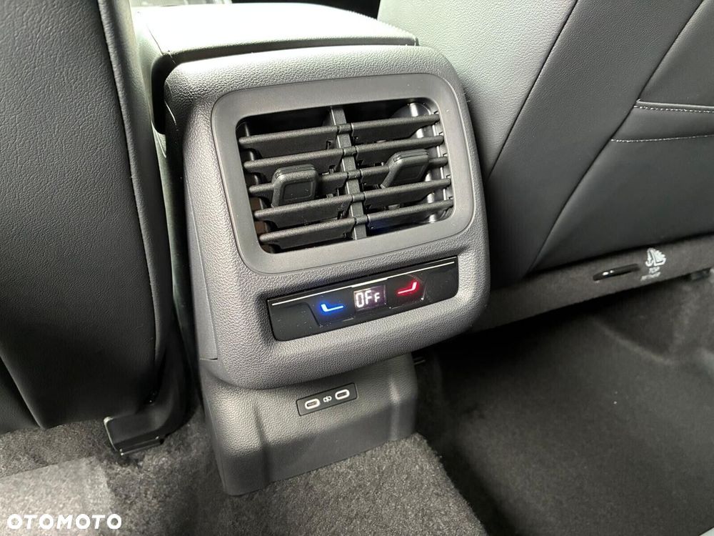 Volkswagen T-Roc - 25