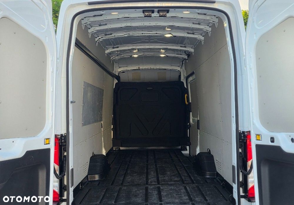 Ford Transit - 30