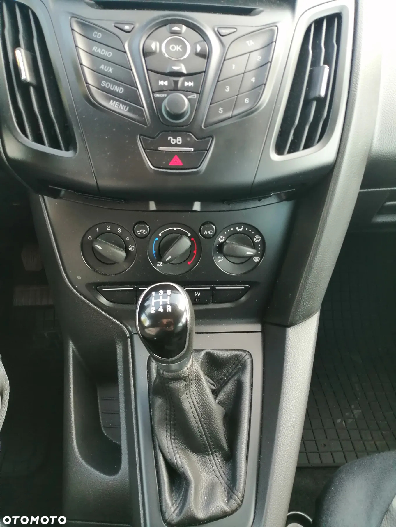 Ford Focus 1.0 EcoBoost Start-Stopp-System Ambiente - 11