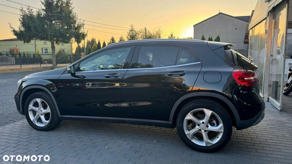 Mercedes-Benz GLA - 39