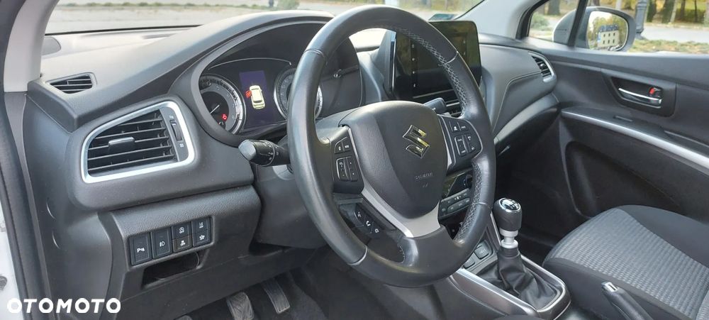 Suzuki S-Cross - 11
