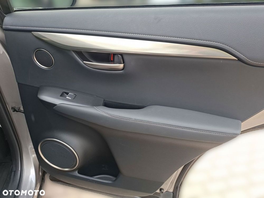Lexus NX 300 F Impression AWD - 24