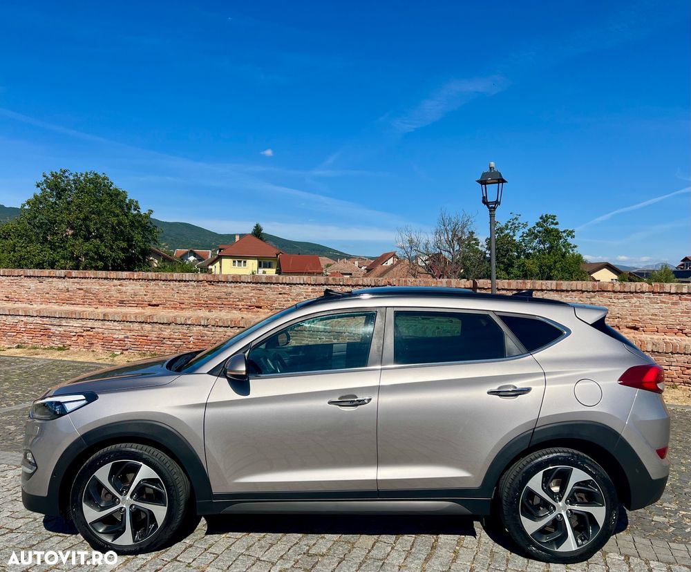 Hyundai Tucson 2.0 CRDI 4WD 6AT Luxury+ - 11