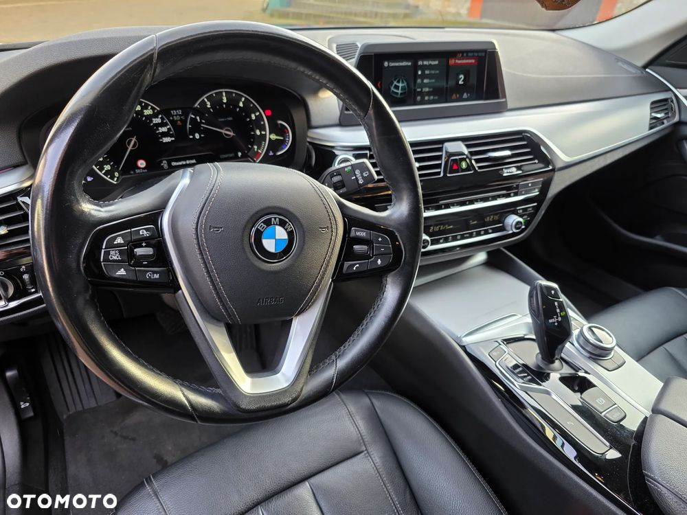 BMW Seria 5 530i Luxury Line - 8