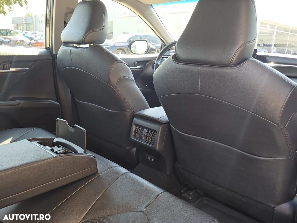 Toyota Camry - 21