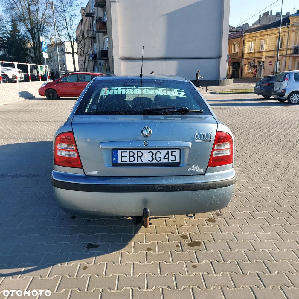 Skoda Octavia 1.6 Ambiente - 21
