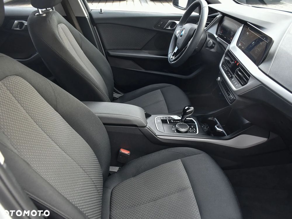 BMW Seria 1 118i Advantage - 23