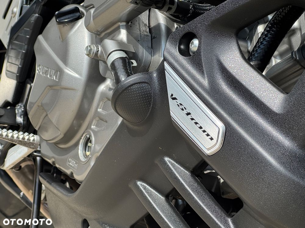 Suzuki V-STROM - 12