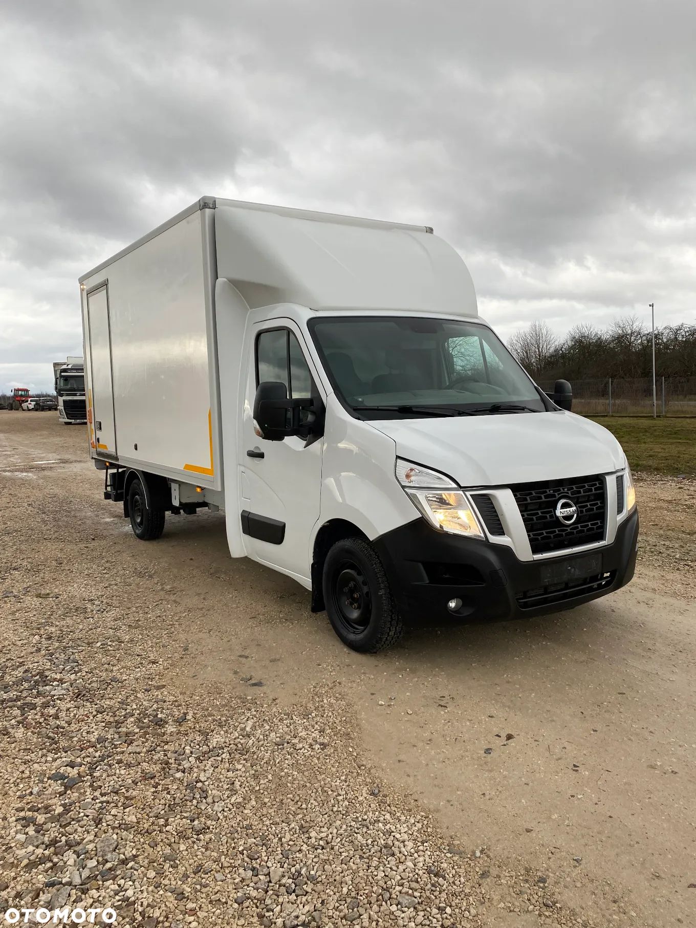 Nissan NV 400 - 1