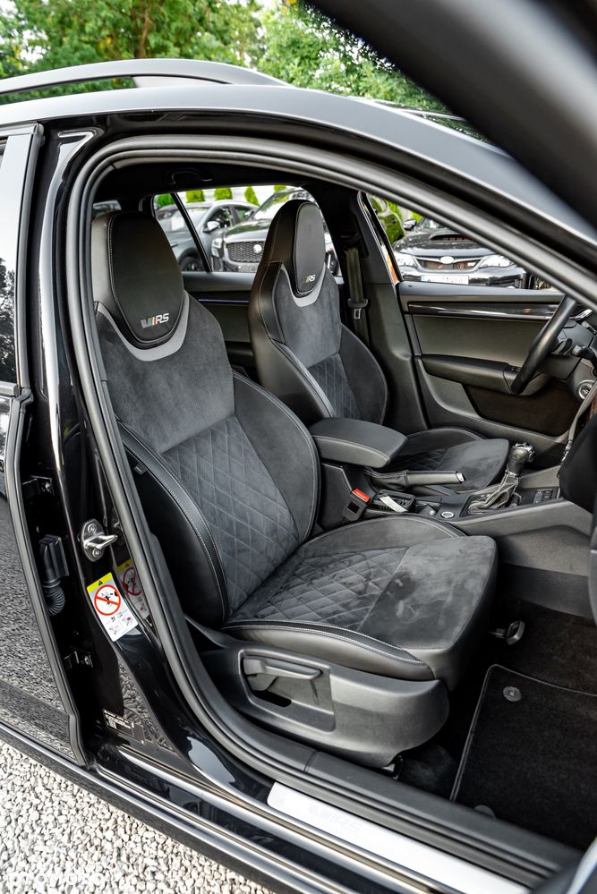 Skoda Octavia 2.0 TDI DSG RS - 24