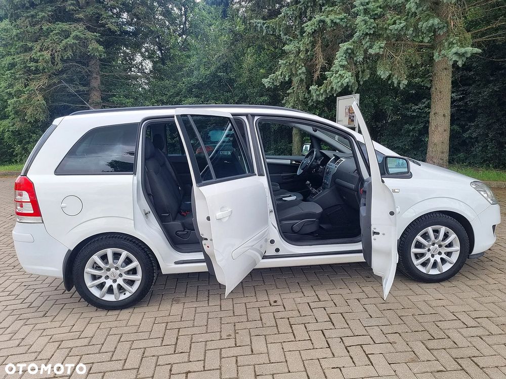 Opel Zafira 1.6 Essentia - 16