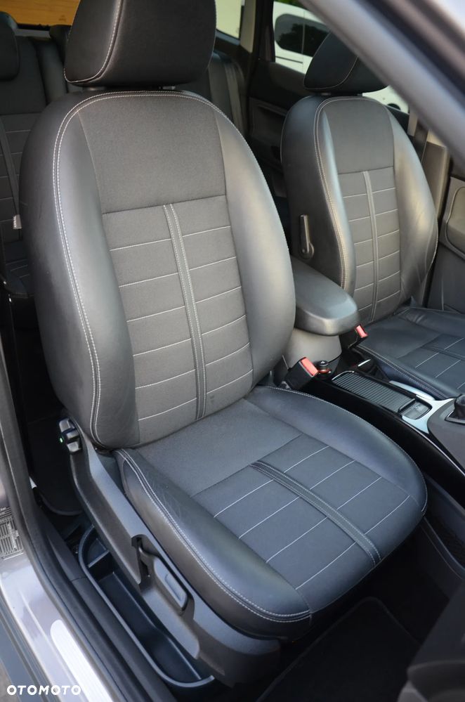 Ford Kuga 2.0 TDCi 4x4 Titanium - 20