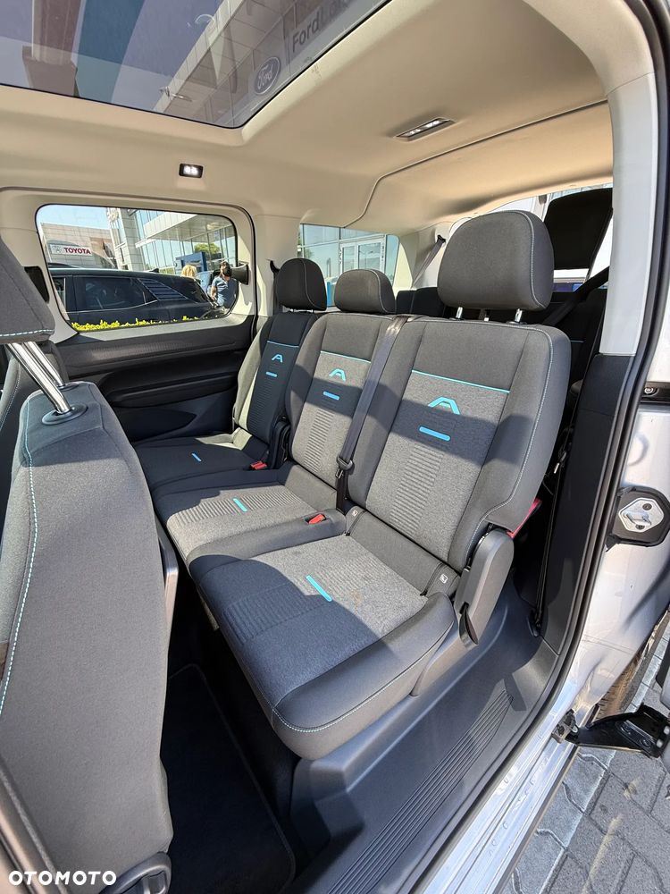 Ford Tourneo Connect Grand - 24