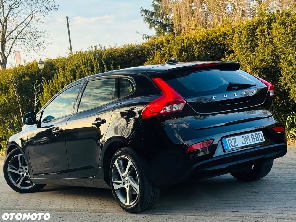 Volvo V40 T2 Drive-E Momentum - 11