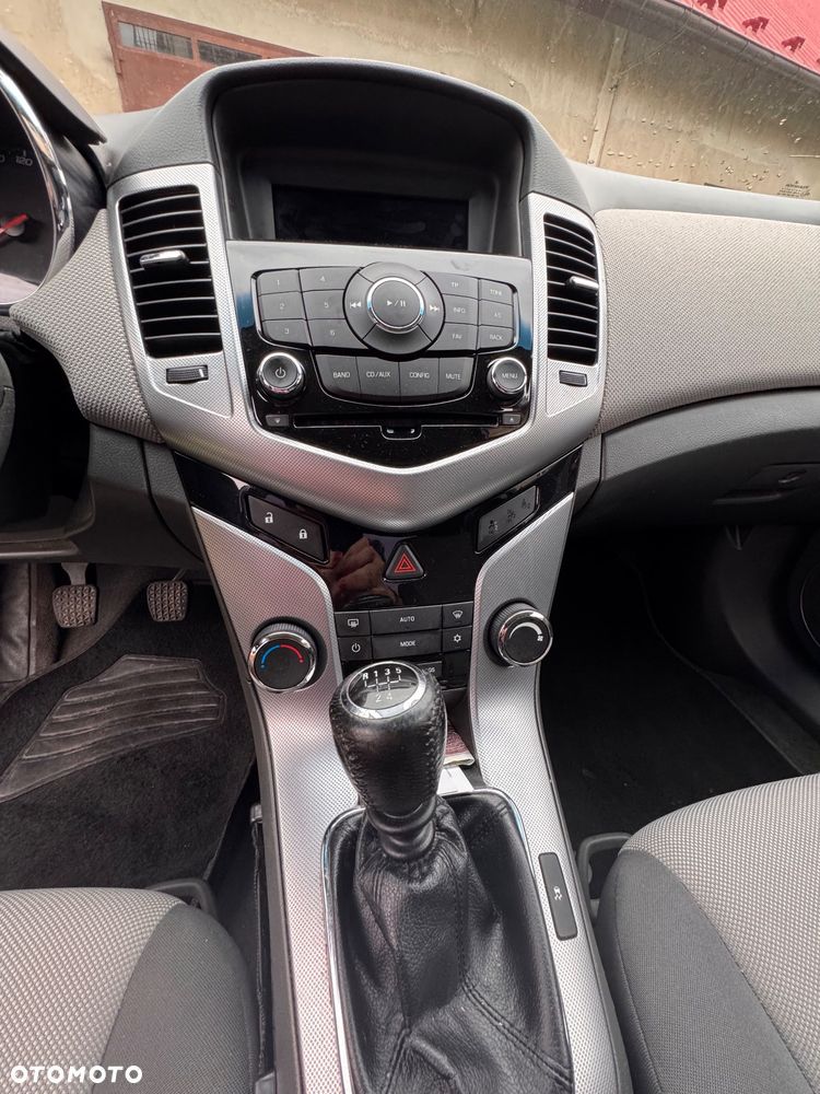 Chevrolet Cruze 1.8 LT - 25
