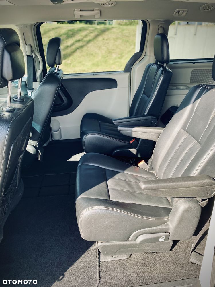 Chrysler Town & Country 3.6 Touring - 11